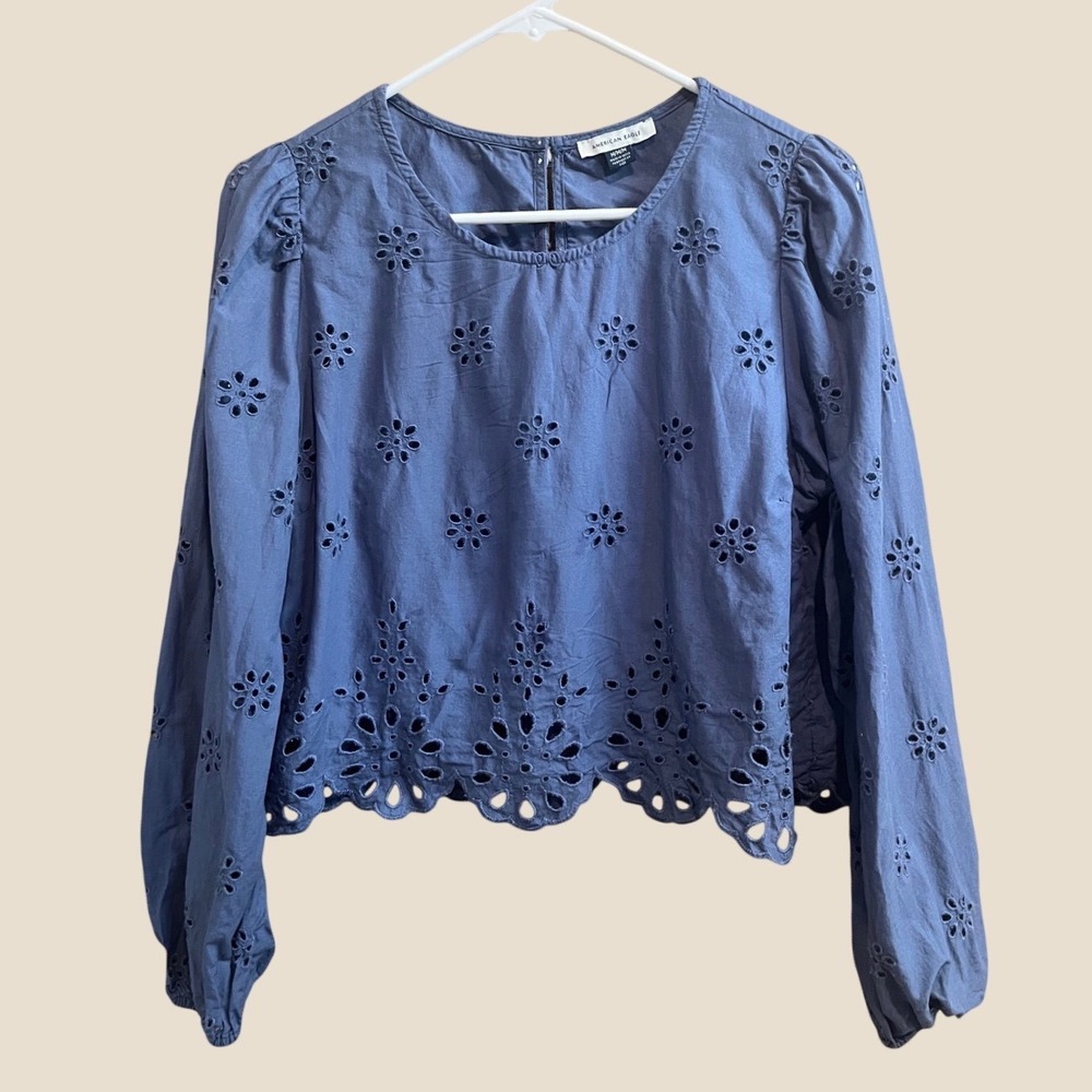 American Eagle Eyelet Blouse Womens Medium Blue Long Sleeve Crop Scalloped Hem